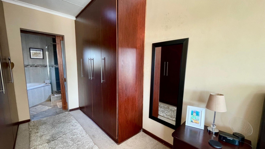 3 Bedroom Property for Sale in Universitas Free State